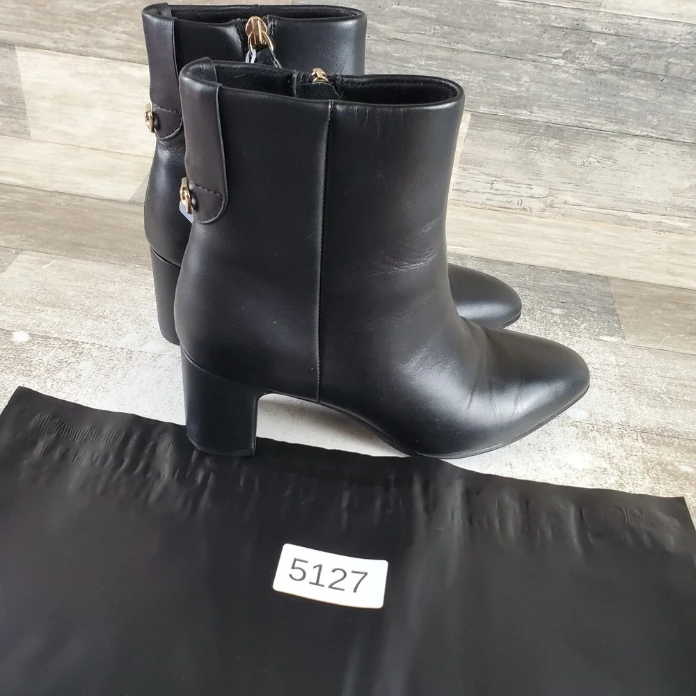 AEROSOLES new without